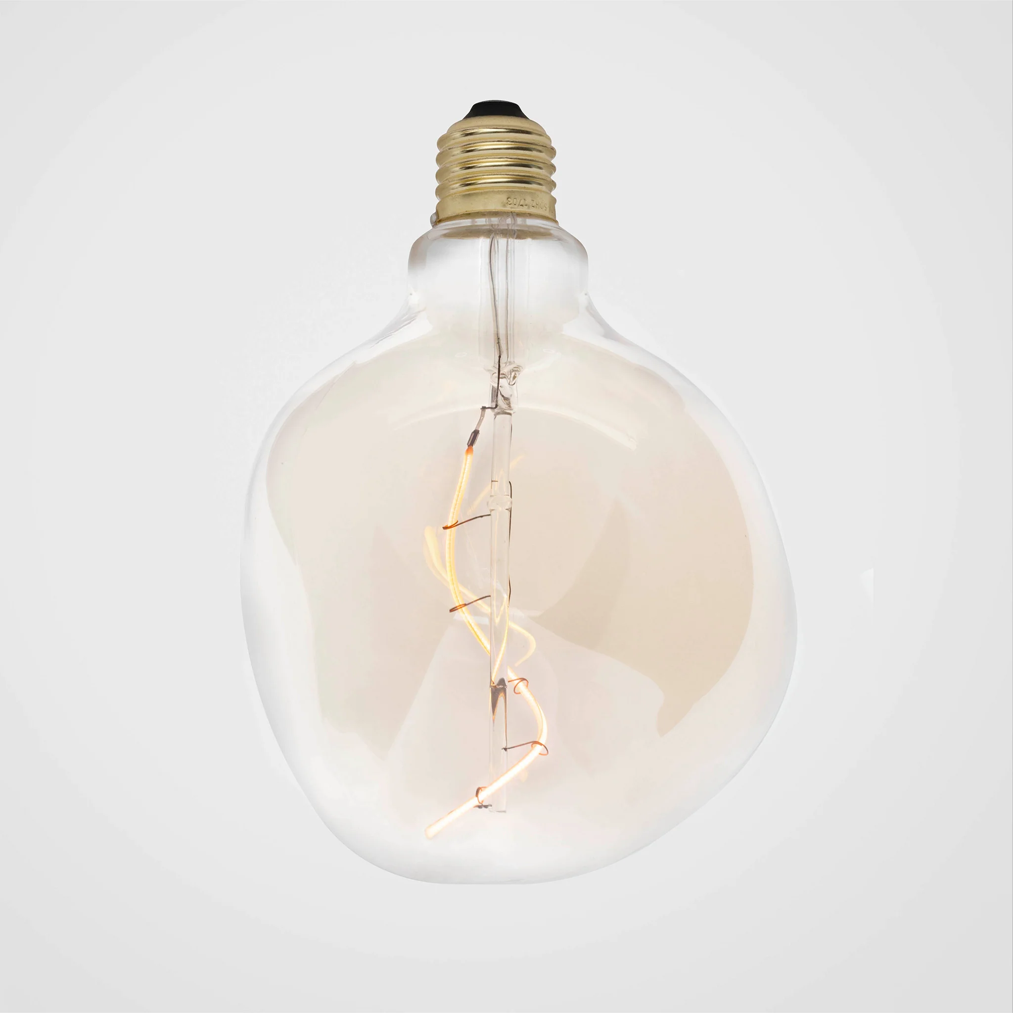 Lochan Wall Light in Brass + Voronoi I - Image 8
