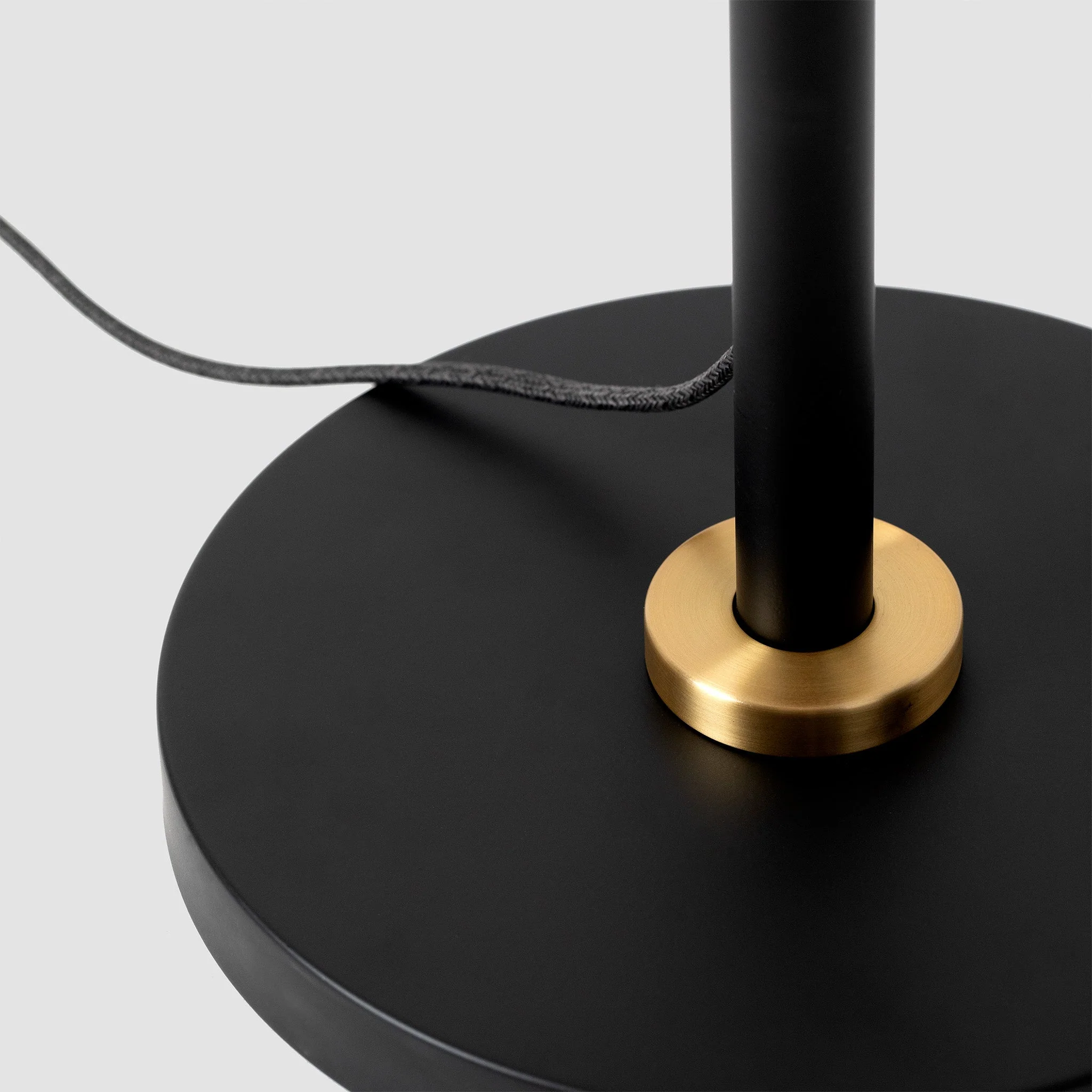 Poise Adjustable Floor Lamp in Brass + Oval II - Image 4