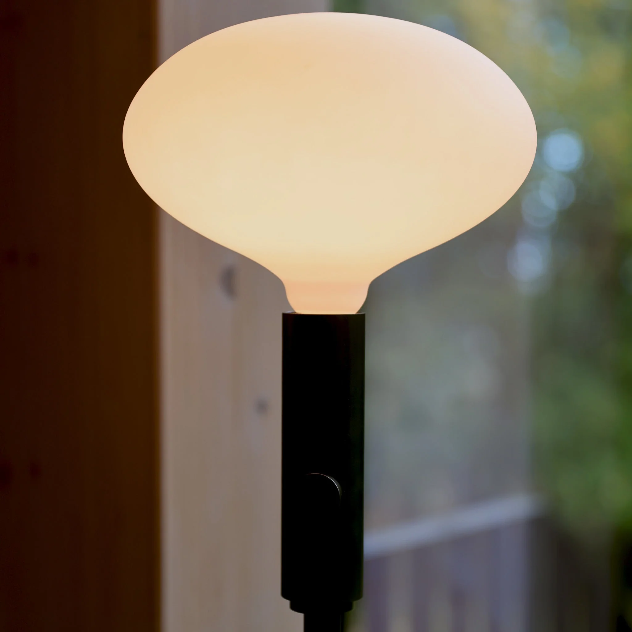 Poise Adjustable Floor Lamp in Graphite + Oval II - Image 3