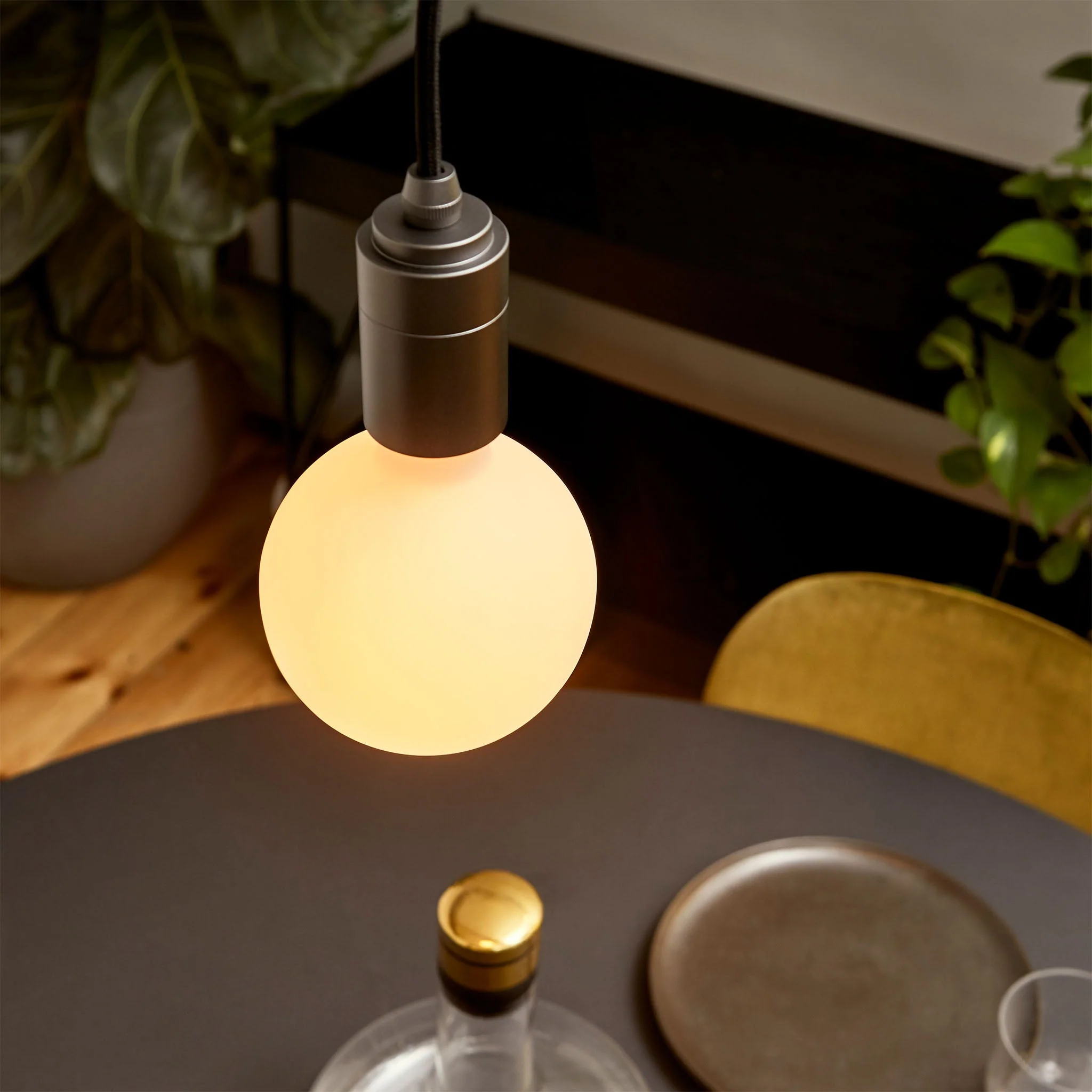 Sphere III E27 Dim-to-Warm LED Bulb - Image 3