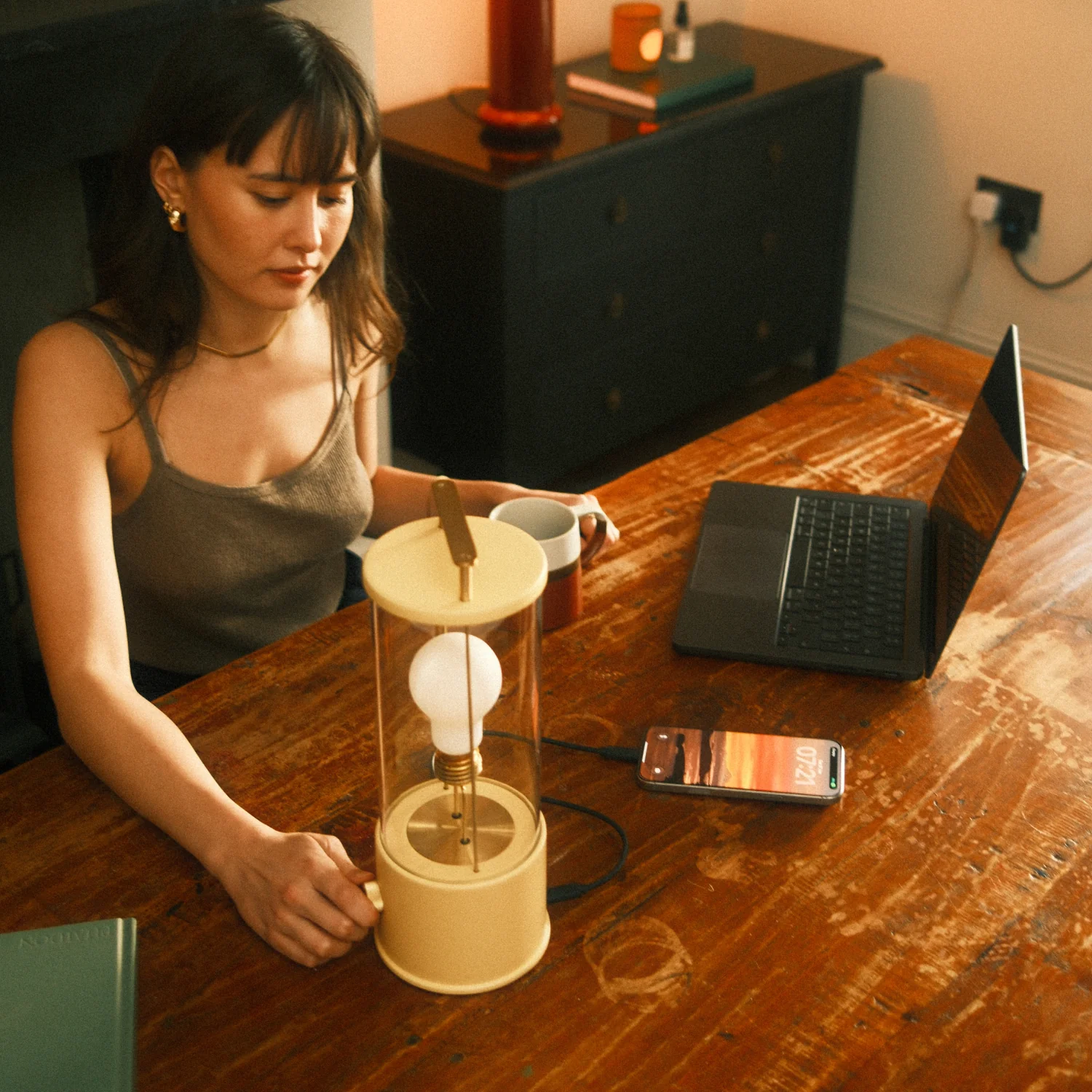 The Muse 2.0 Portable Lamp in Pomona Red - Image 8