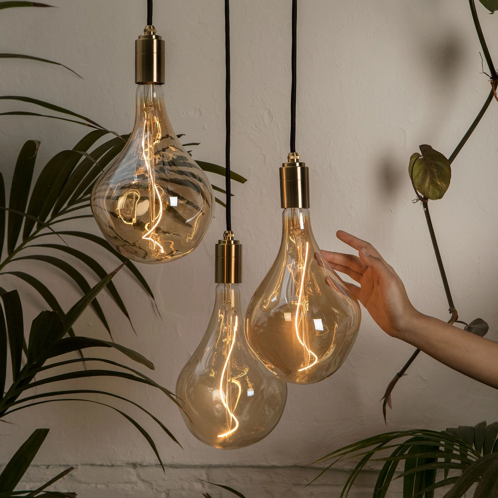 Voronoi II Pendant Light in Brass - Set of 3 - Image 4