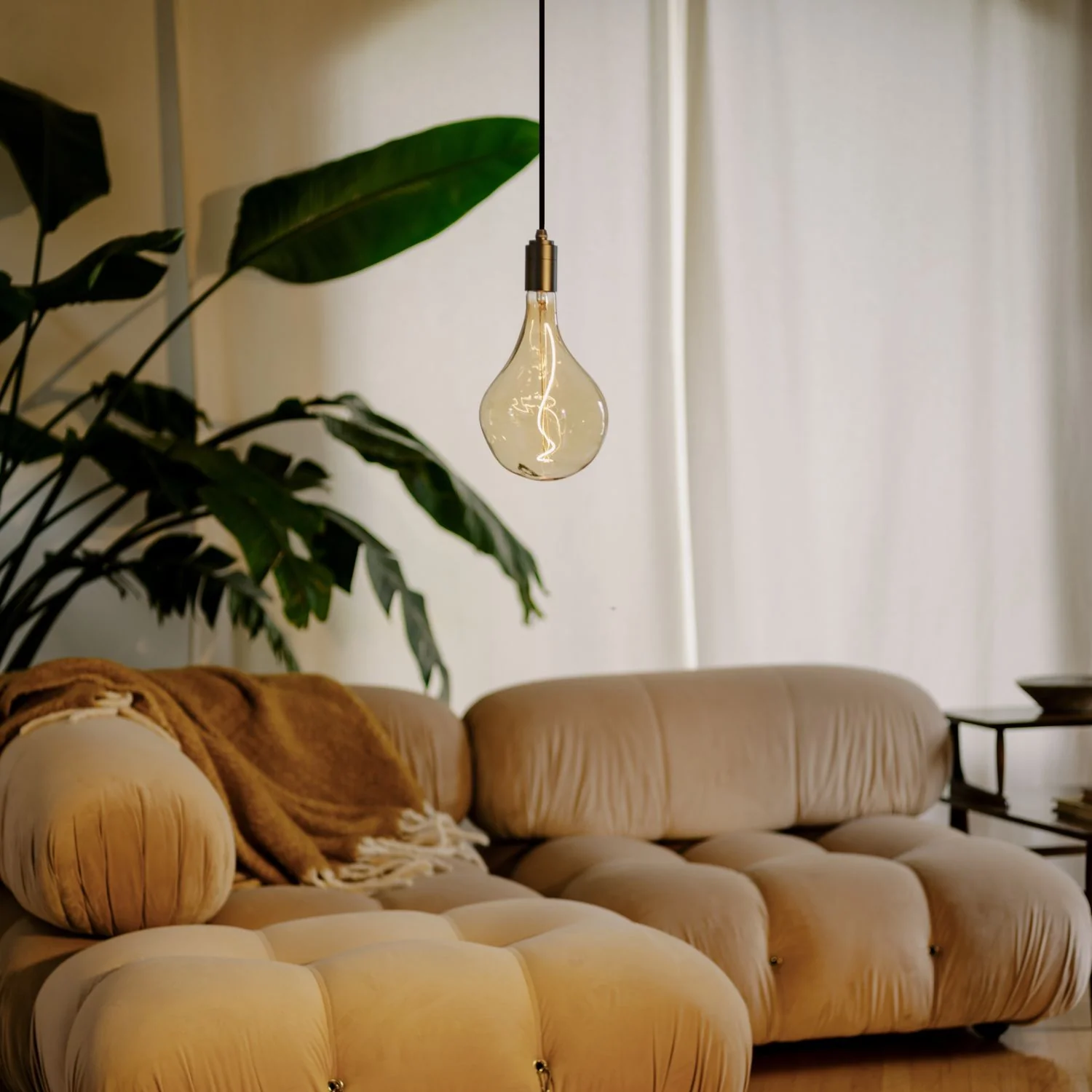 Voronoi II E27 LED Bulb - Image 4