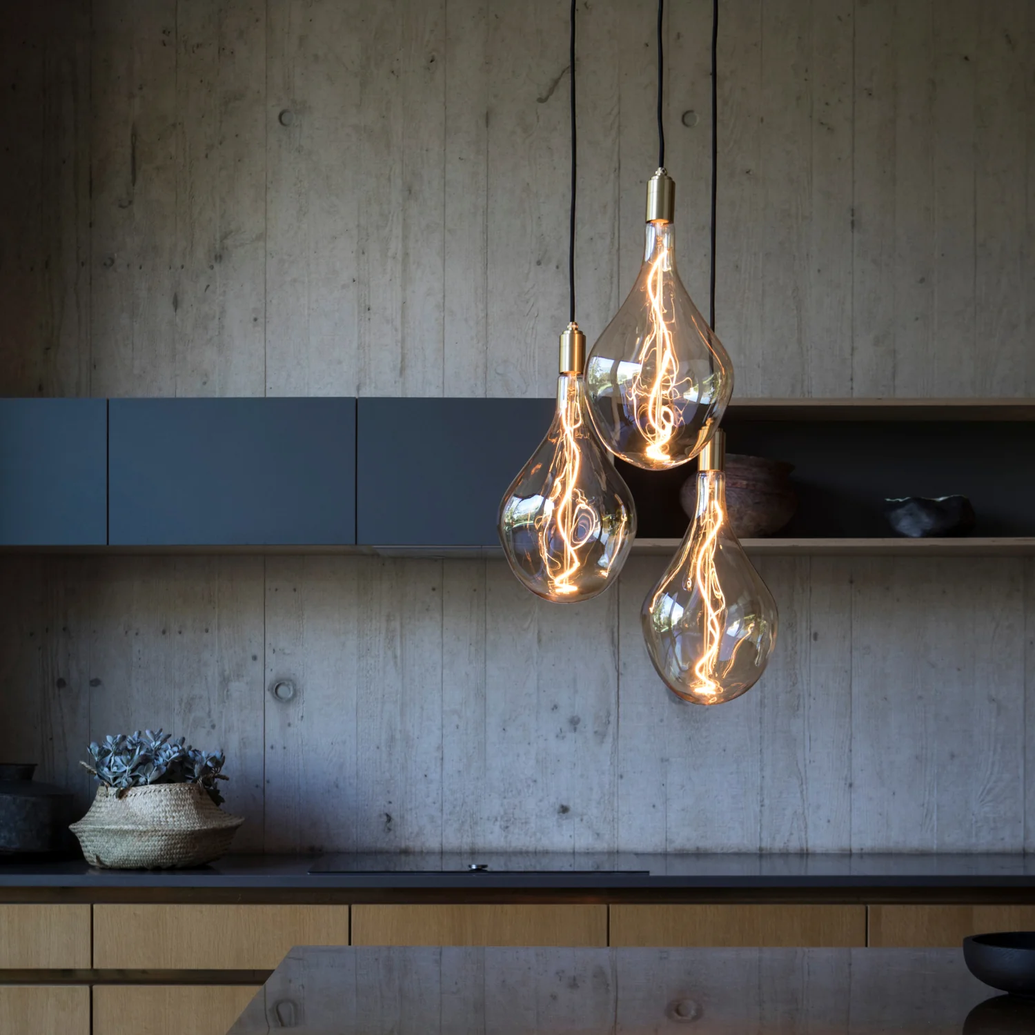 Voronoi III Pendant Light in Brass - Set of 3 - Image 2